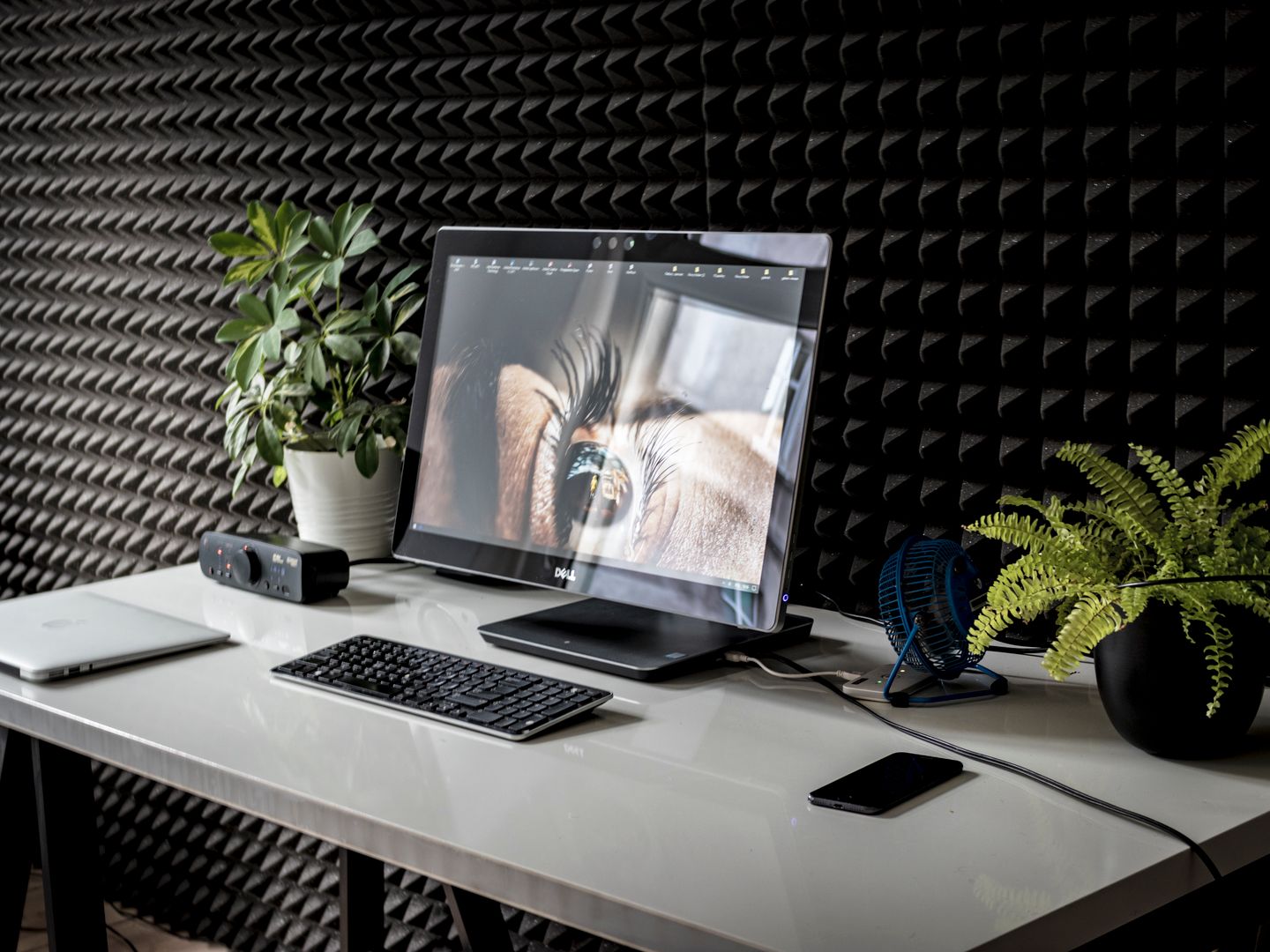 Autonomous SmartDesk Pro
