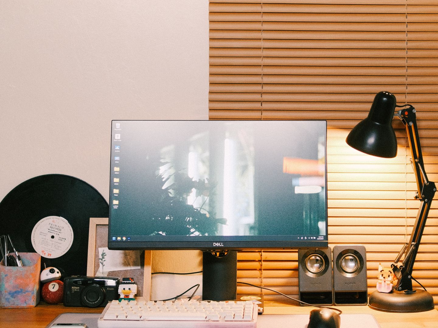 Autonomous SmartDesk Pro